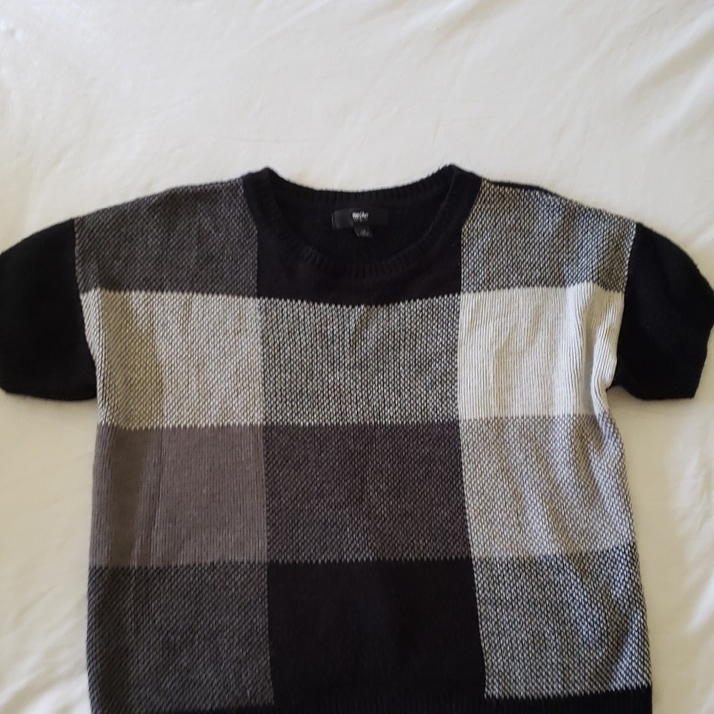 Black and grey short sleeve sweater